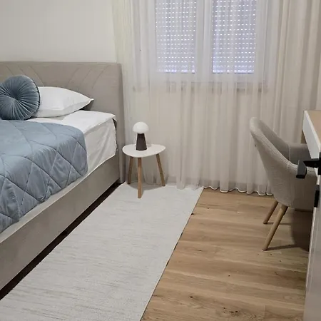 Anda *